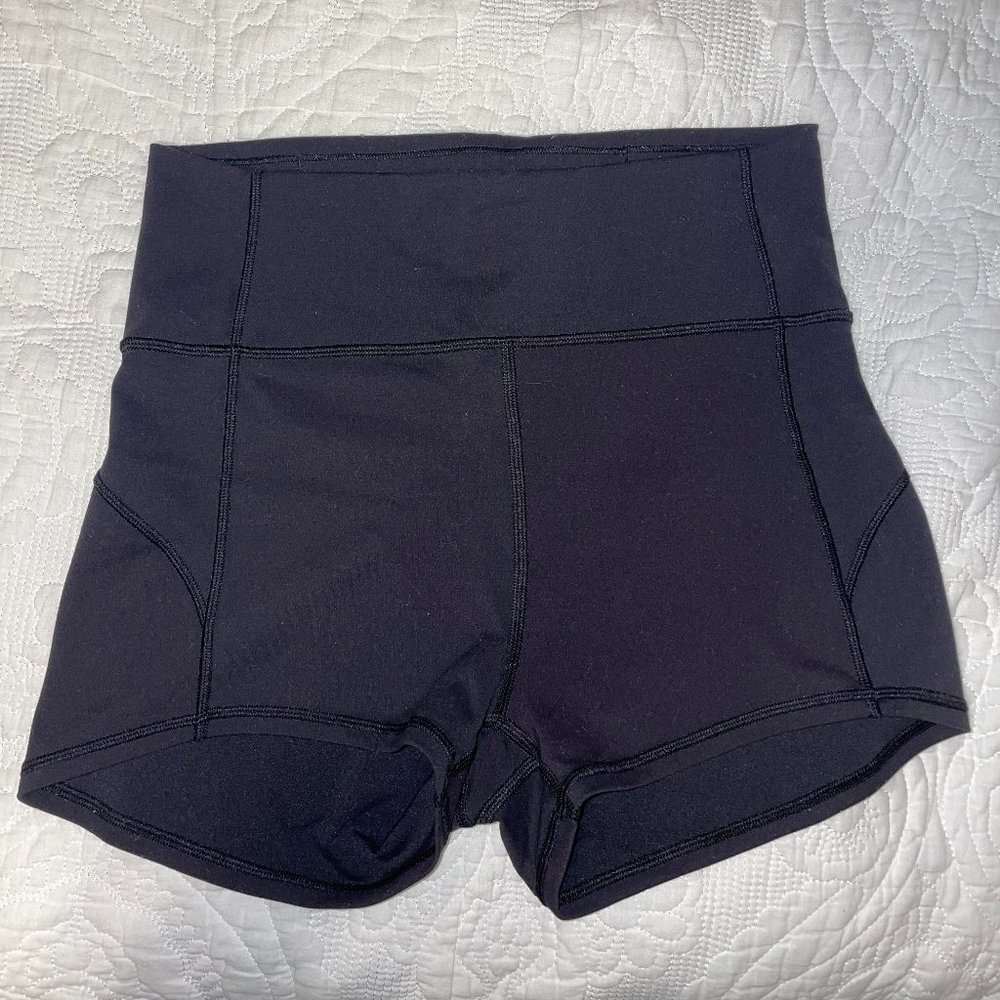 Lululemon In Movement Everlux 2" Inseam High-Waisted Size 6 Black